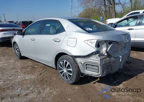 2015 Toyota Corolla Le z USA, uszkodzony, nr VIN 2T1BURHE4FC341112